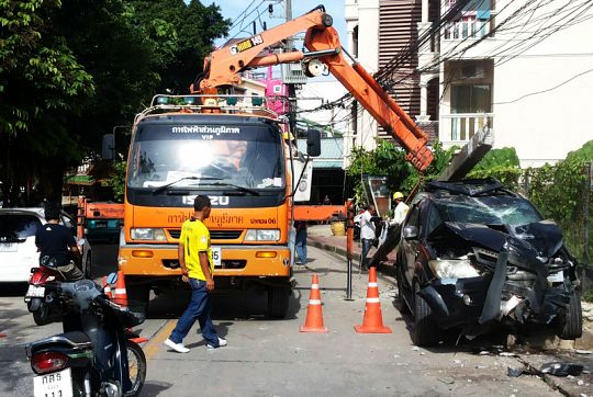 Пьяный водитель устроил массовую аварию в Патонге