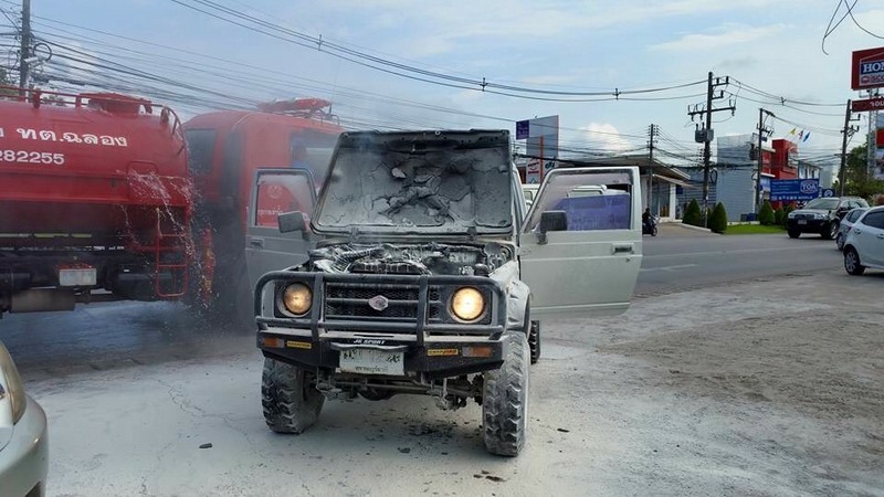 Пожарные потушили автомобиль на шоссе в Чалонге