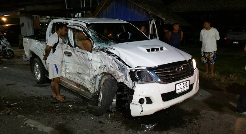 Туристический автобус столкнулся с пикапом в Чалонге