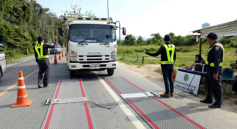 В Срисунторне начали проверять тяжелый транспорт на перегруз