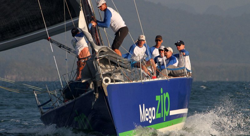 Яхта Megazip защитила титул на Bay Regatta