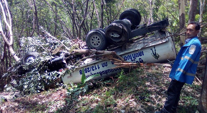 Автоцистерна разбилась на холме в Патонге