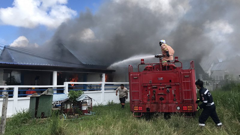 Экспат из Раваи поджег собственный дом и попытался спрыгнуть с ветряка