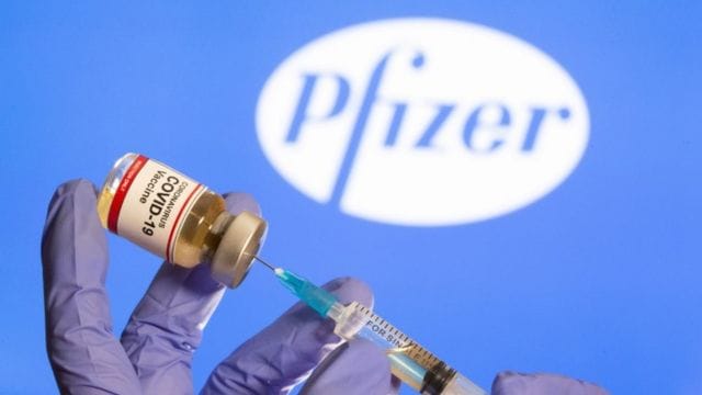 Чернг-Талей прививает желающих вакциной Pfizer