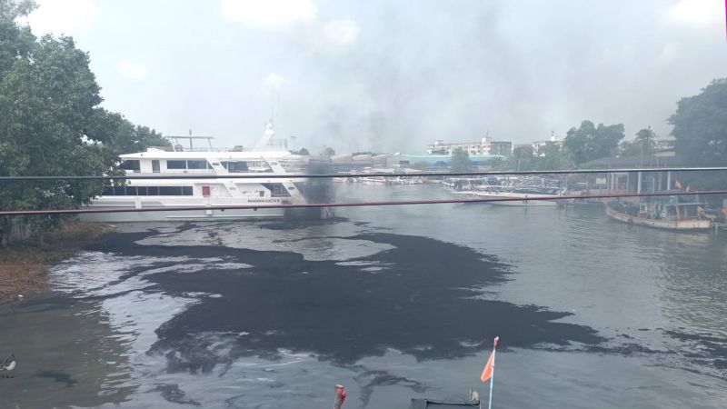 Власти Пхукета расследуют загрязнение порта в Рассаде дизельной сажей